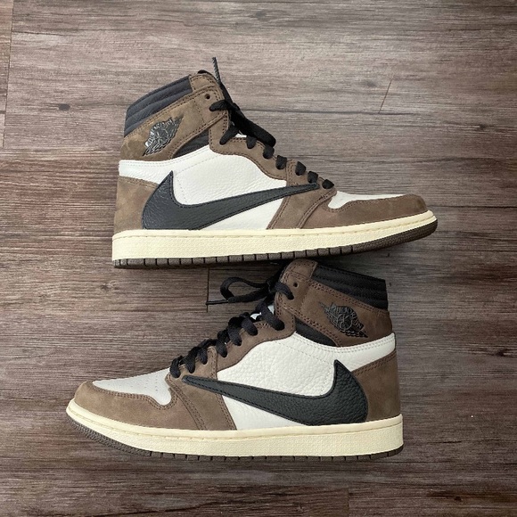 TRAVIS SCOOT X AIR JORDAN 1 RETRO HIGH